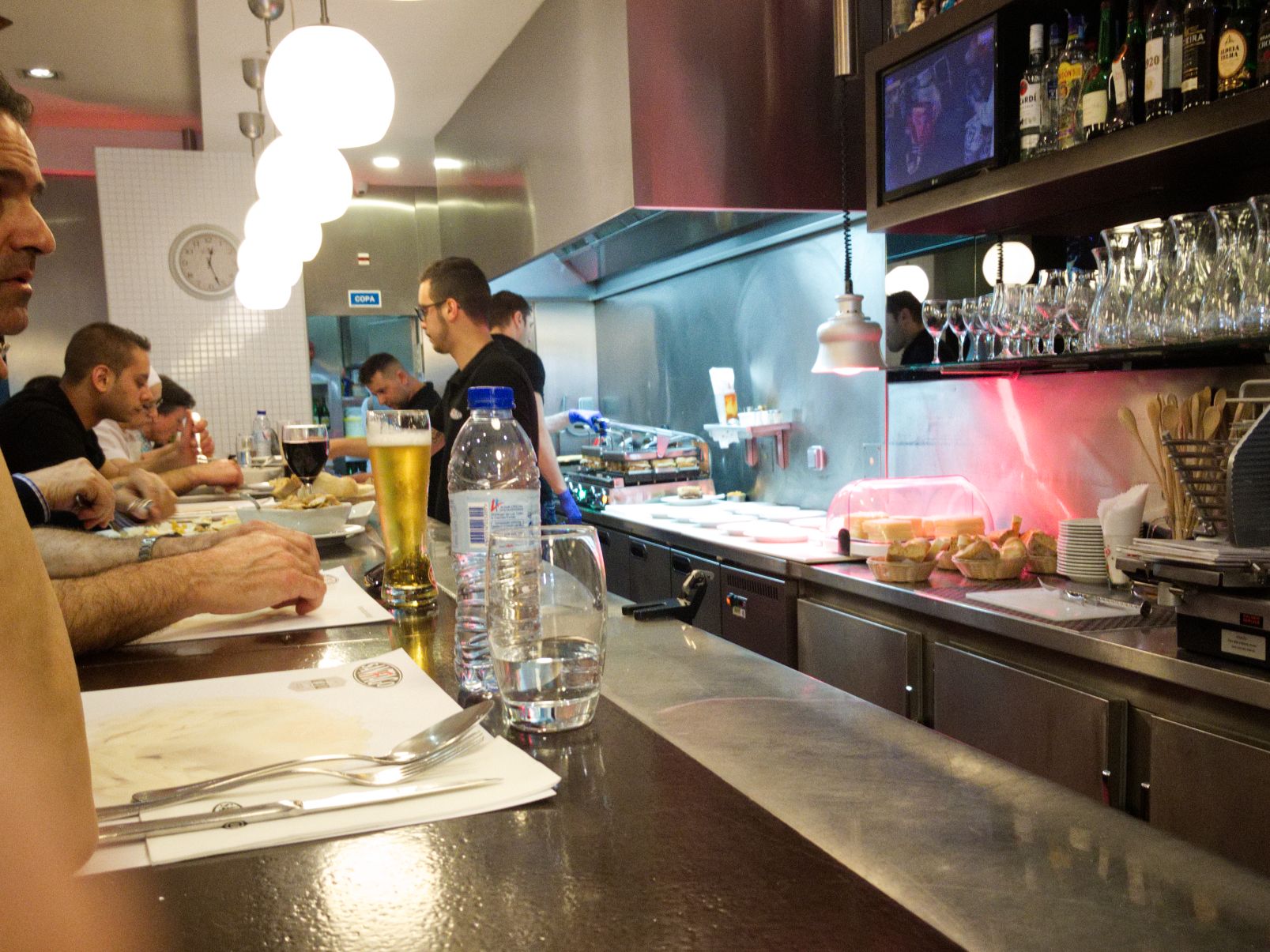 The Francesinhas are fried behind the counter, baked and then served to the hungry guests Café Santiago