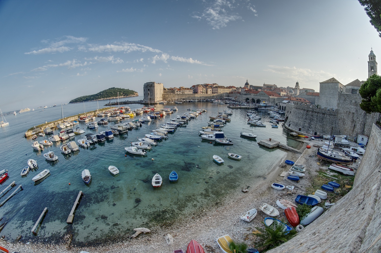 Der Hafen in der Altstadt von Dubrovnik