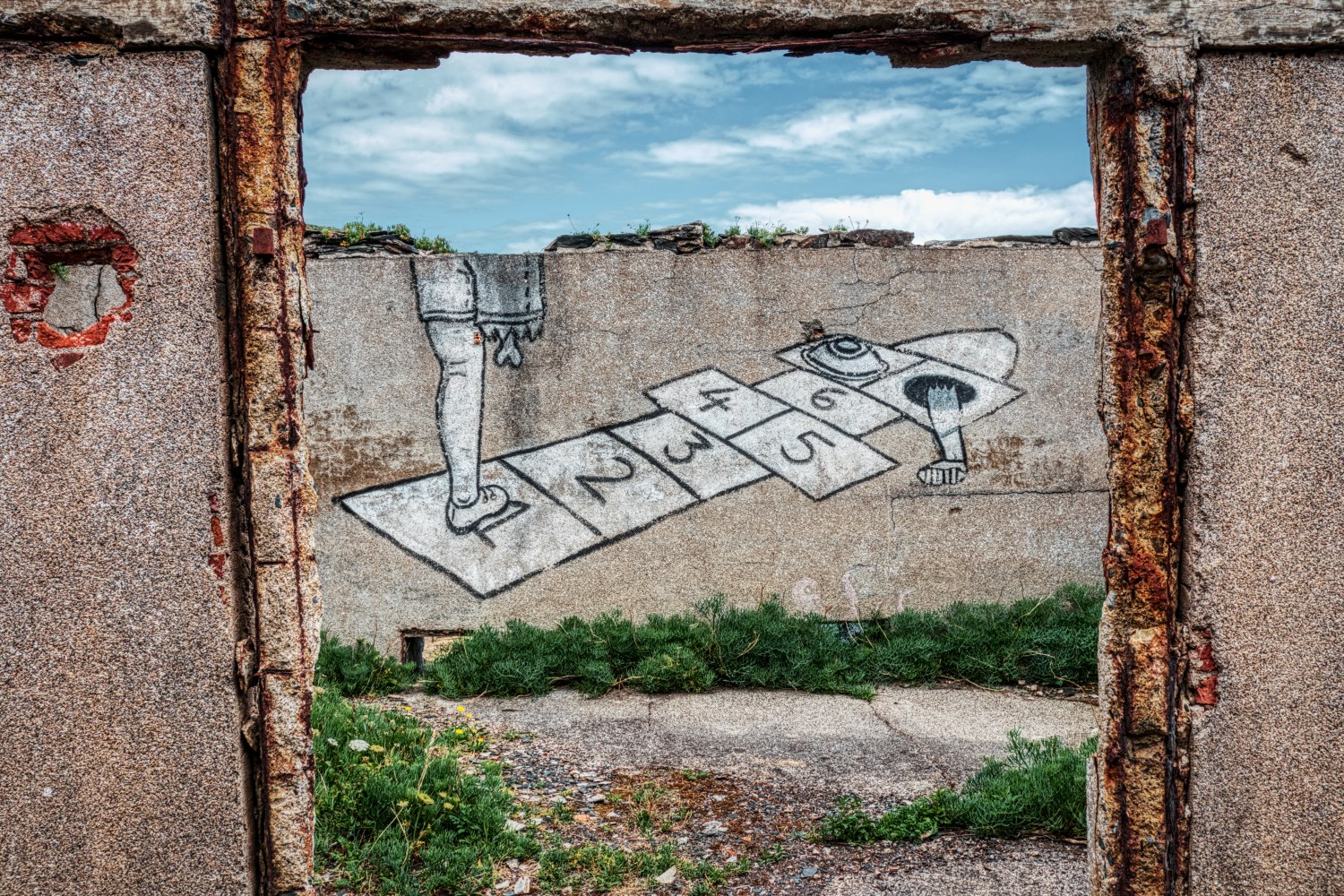 Einige Ruinenteile der "Îlot des Capucins" wurden mit teilweise gruseligen Grafittis verziert