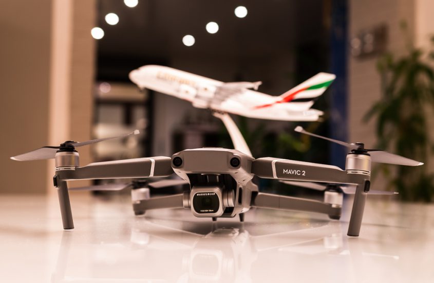 Transport Batteries of drones safely in airplanes / hand luggage