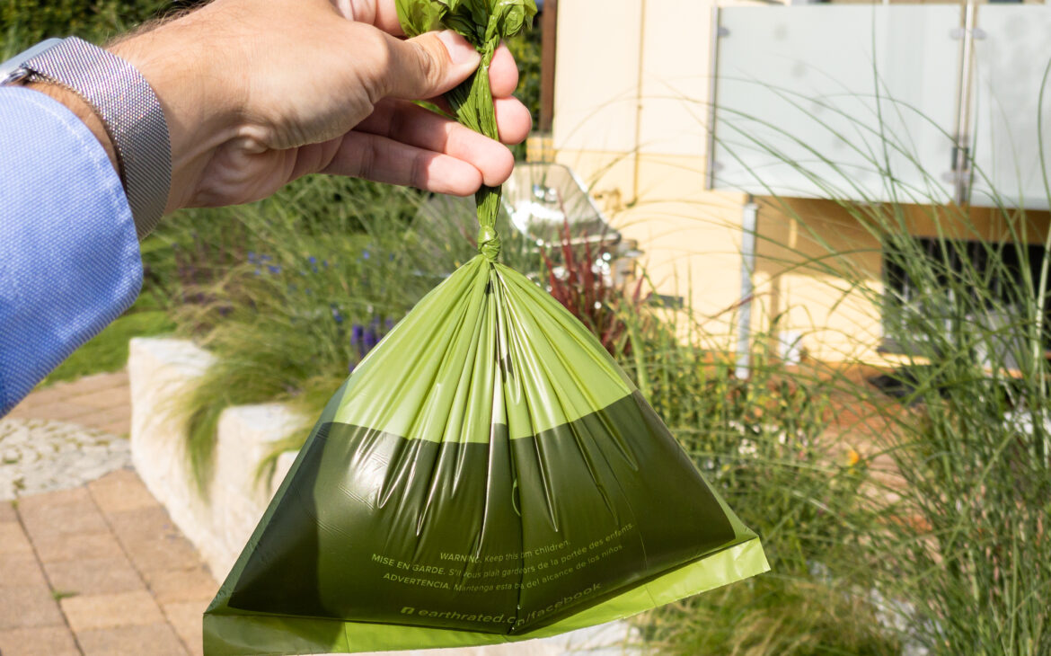 Even after 4 hours, the bag, which is half filled with water, still remains tight.