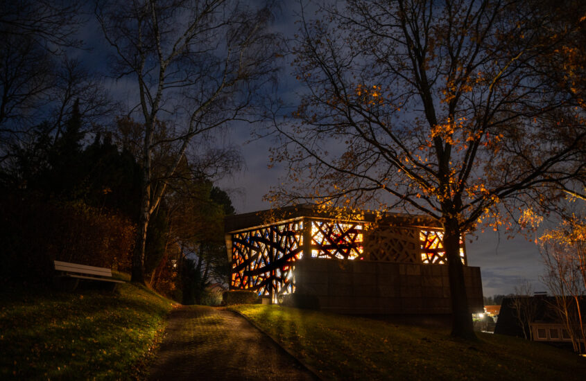 Photos of the cemetery chapel in Hausberge