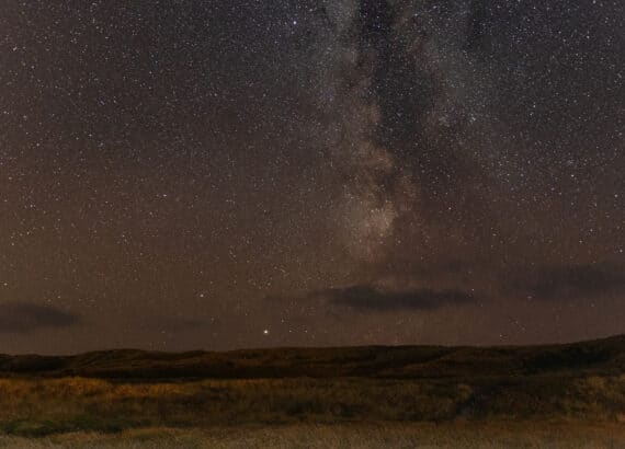 Die Milchstrasse über den Dünen - Grundeinstellungen für die Astrofotografie und Zeitrafferaufnahmen