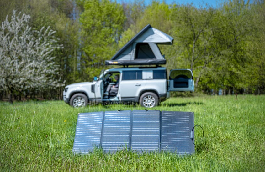 Unterwegs autark: Solar-Strom und Batteriespeicher im Defender