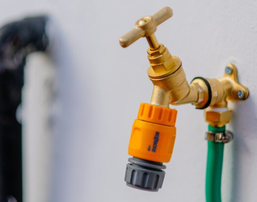 Control the water tap remotely with a smart valve
