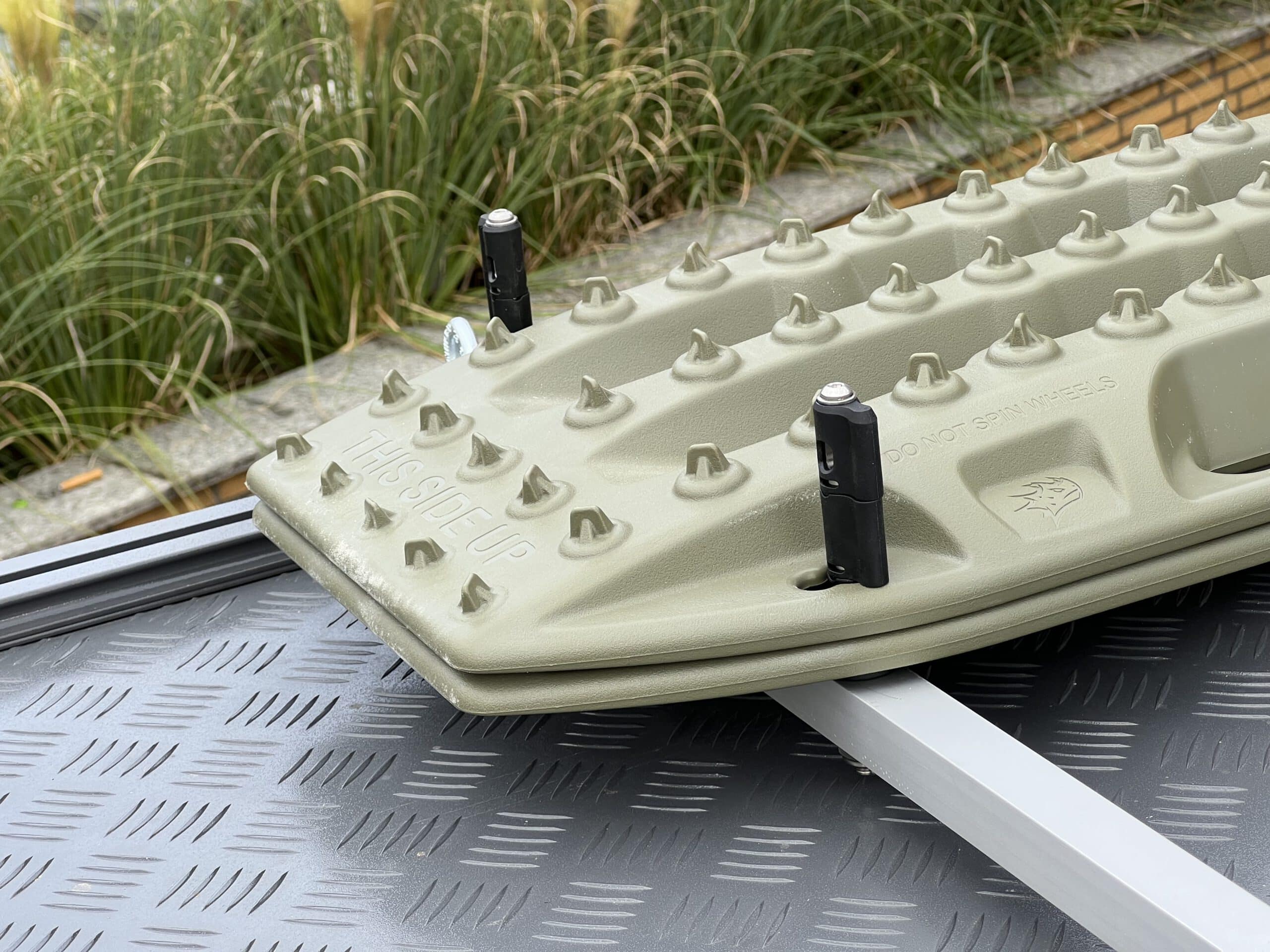 Mounting Maxtrax MK II theftproof on Quickpitch / AluCab roof tent